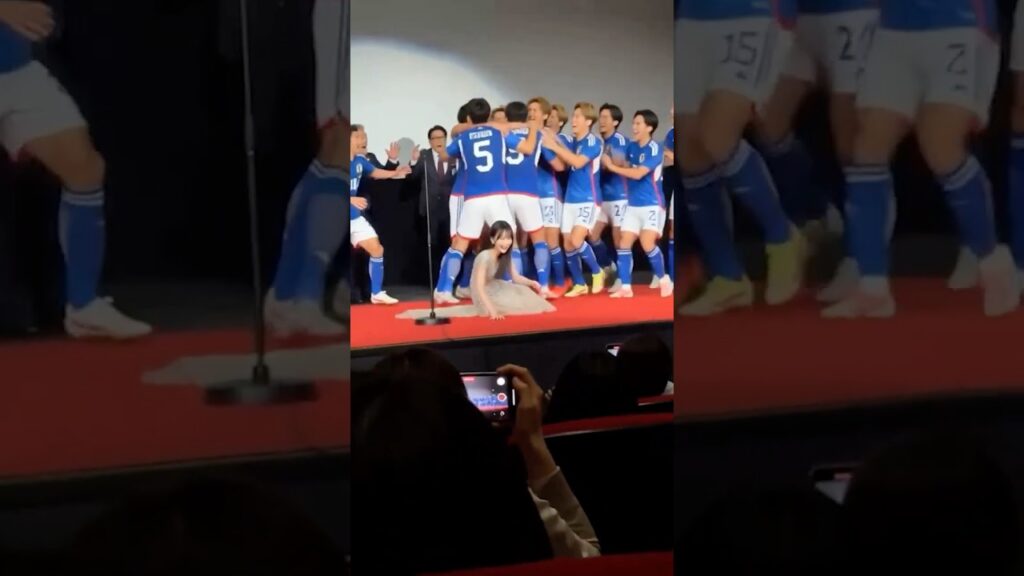 【放送事故】舞台挨拶でまさかのゴール！？ワールドカップ級の衝撃ハプニング #shorts #fifaworldcup #fifa #soccer