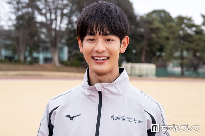 【「俺たちの箱根駅伝」インタビューVol.1】小林虎之介「僕自身も考えすぎてしまう」役に共感した部分 プライベートも仲良しの共演者2人とは - モデルプレス