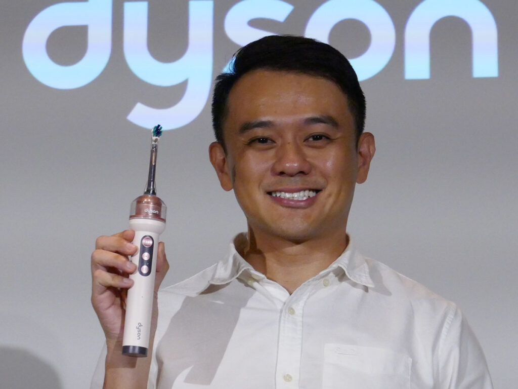 ダイソンから電動歯ブラシ　磨きながら歯間にジェット噴射 - 家電 Watch