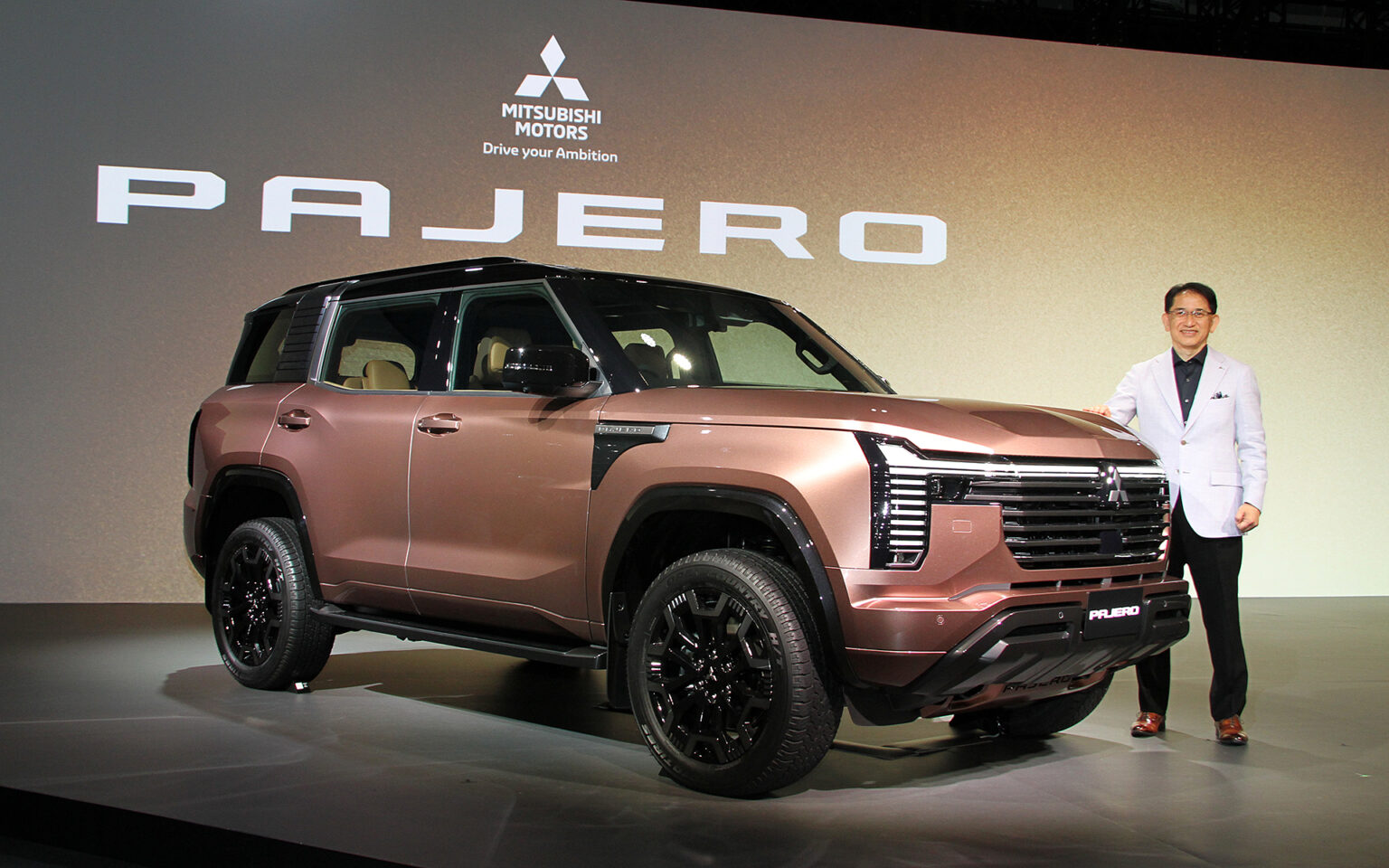 三菱自動車、新型「パジェロ」をワールドプレミア コンパクトSUV、スモールSUVを加えたパジェロシリーズの展開を予告 – Car Watch 三菱自動車、新型「パジェロ」をワールドプレミア コンパクトSUV、スモールSUVを加えたパジェロシリーズの展開を予告 - Car Watch