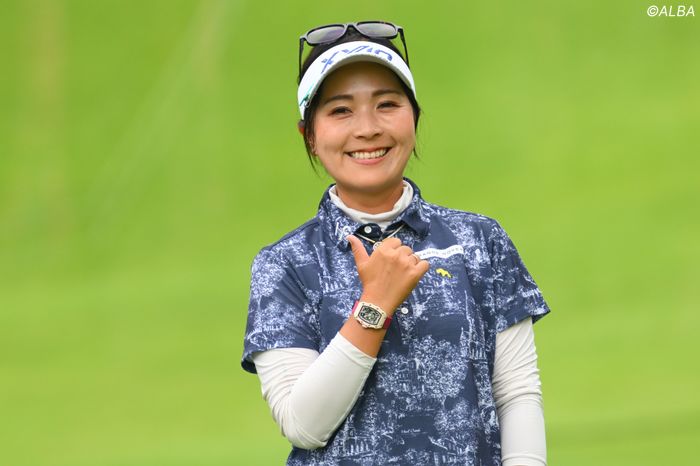 パット数はフィールド最少の「22」　“重馬場”グリーンを完全攻略した青木瀬令奈が今季初の首位スタート（ゴルフ総合サイト ALBA Net） - Yahoo!ニュース