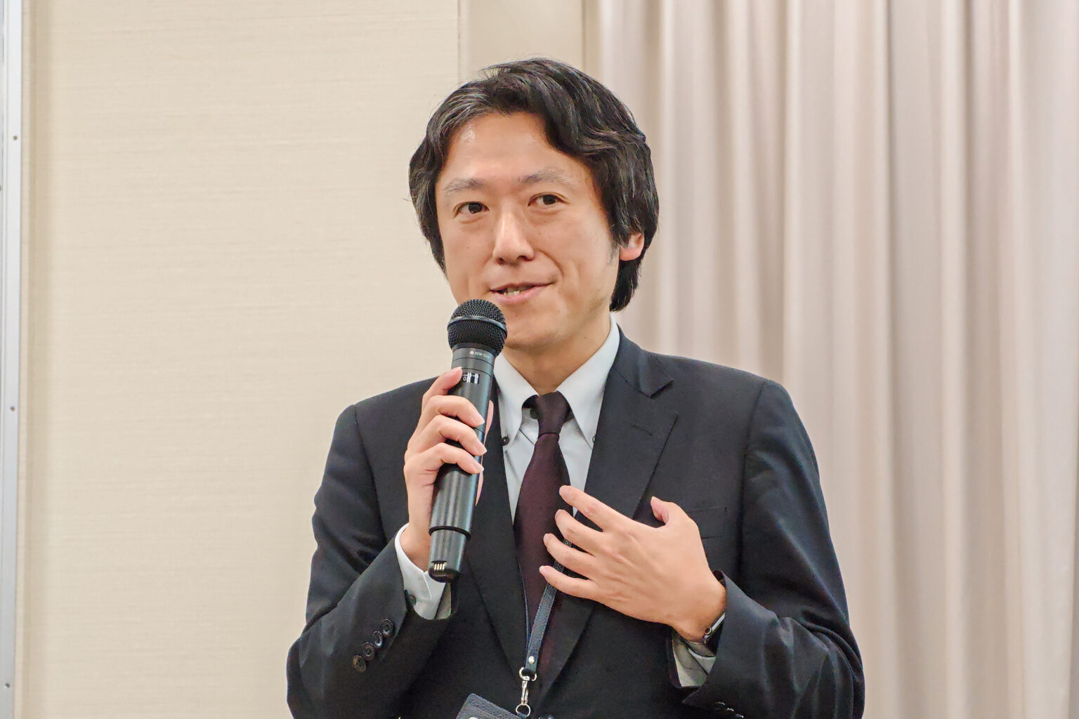 KDDI、固定インターネット「auひかりプラス」　5G対応で災害時も“切れない”ネット環境を提供 - ケータイ Watch