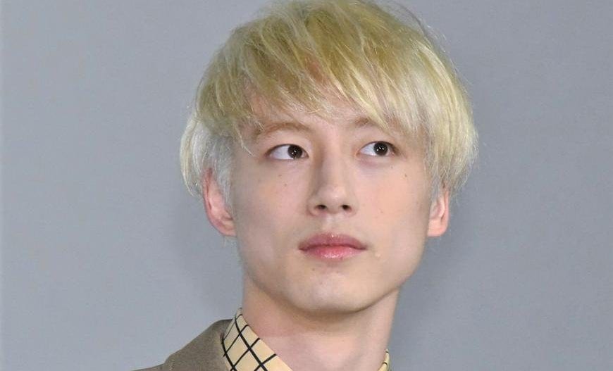 〈坂口健太郎さん結婚〉母に会うと必ずハグ　朝ドラ「＃俺たちの菅波」で見えた不器用な優しさ | AERA DIGITAL（アエラデジタル）