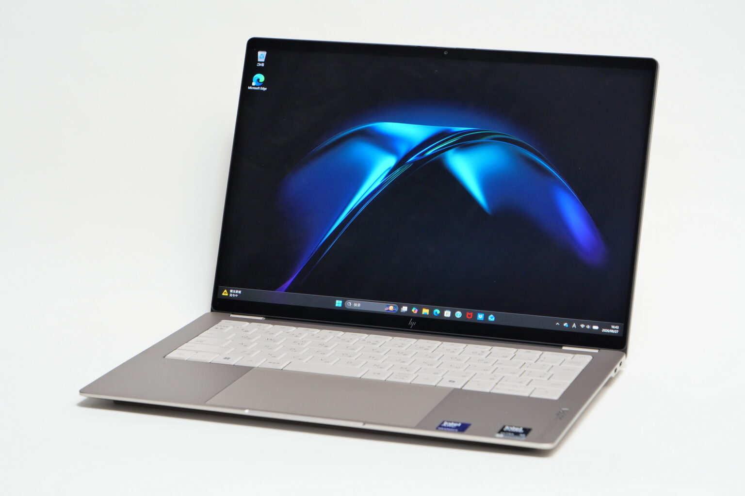 【PC短評】薄っ！速っ！でも25時間駆動。「OmniBook Ultra 14」を触って驚いた - PC Watch