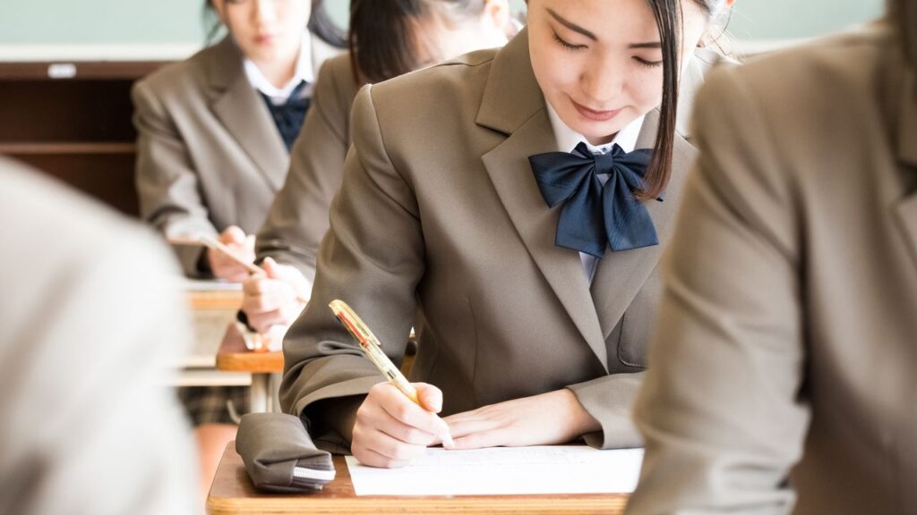 15歳の国際学力調査、日本はOECDでトップ : 好奇心や意欲に課題 | nippon.com
