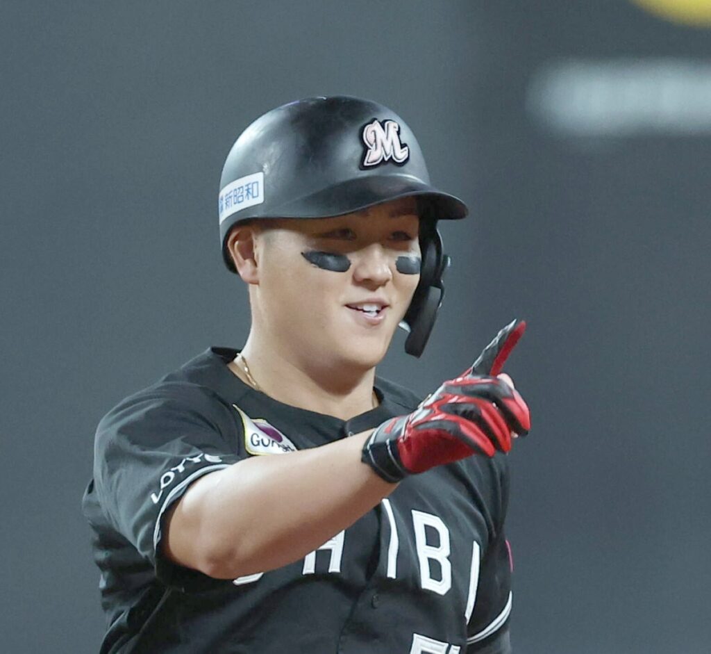 【ロッテ】日本ハムとの競り合い制す 山口が9回柳川から落合以来40年ぶり日本人30号V弾 2HR3打点 安田が走者一掃の逆転打 田中6回途中4失点（TBS NEWS DIG Powered by JNN）