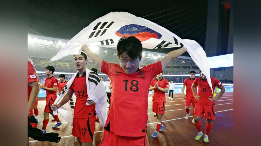 韓国 兵役:サッカー代表がアジア大会で強すぎる理由、元韓国代表の大学教授に聞く「兵役とサッカー」 : 読売新聞