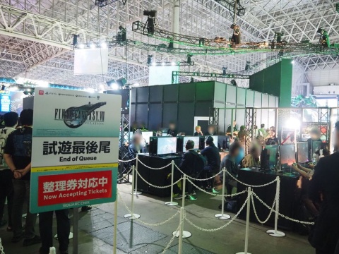 開場と同時に訪れたが、既に多くの人がプレーしていた。試遊台は28台が用意され、プレー時間は約30分とのこと