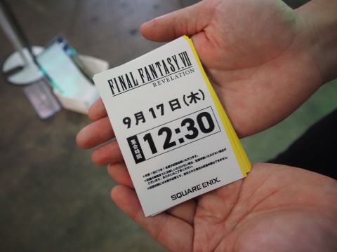 開場15分後にもかかわらず整理券の配布が始まっていた。120分まではそのままブースに並んで体験できるが、待ち時間がそれ以上になると整理券対応に切り替わる仕組みになる