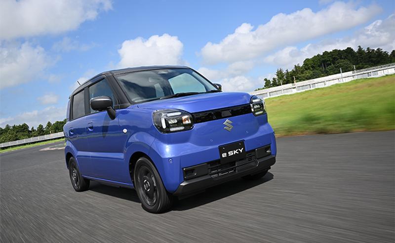 スズキ初の軽乗用EV「e SKY（イースカイ）」は、試作車で航続距離310kmを実現する。