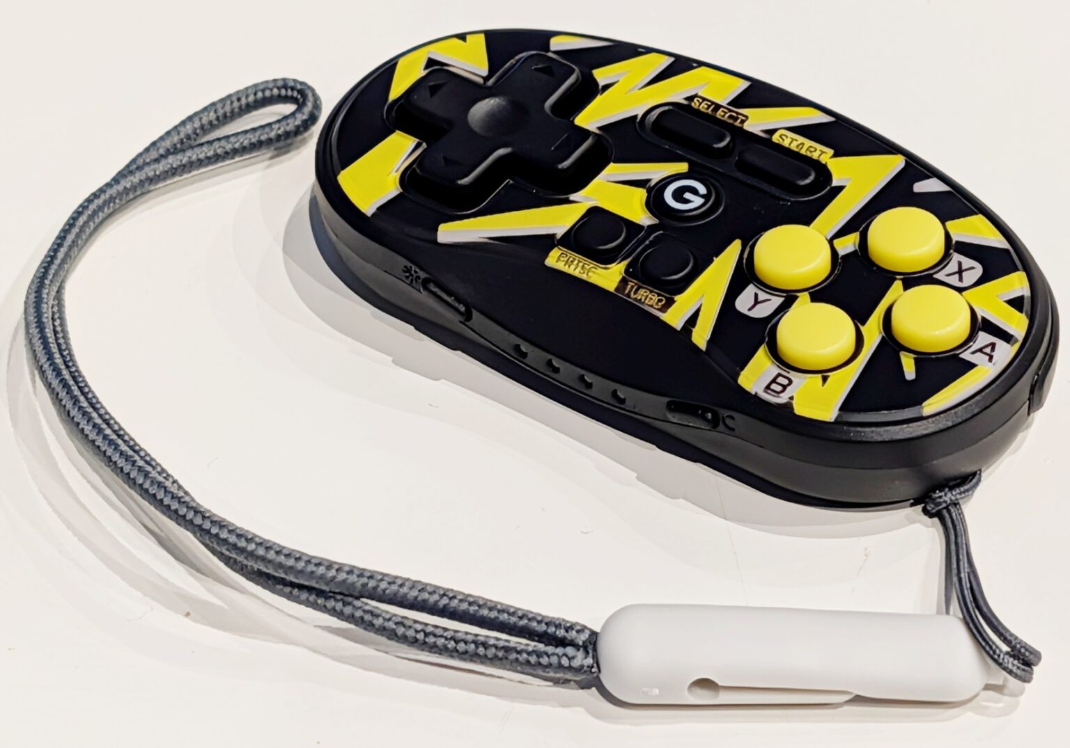 GRAPHT、予約受付中のミニゲームパッド「Omni Portable」をTGS会場で緊急販売！【TGS2026】 - GAME Watch