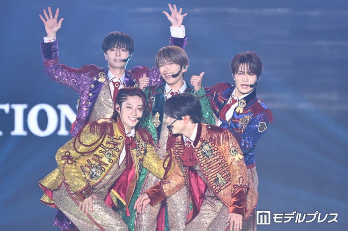 ACEes、客席からサプライズ登場「TGC」大トリ務める 嵐・キンプリら楽曲カバーで豪華7曲披露【TGC2026A/W】 - モデルプレス