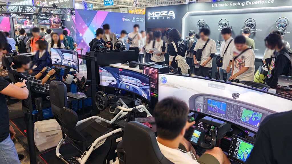 MOZA Racingで本格レーシングシミュレーターを体験【TGS2026】 | 日経Gaming | 日経クロストレンド