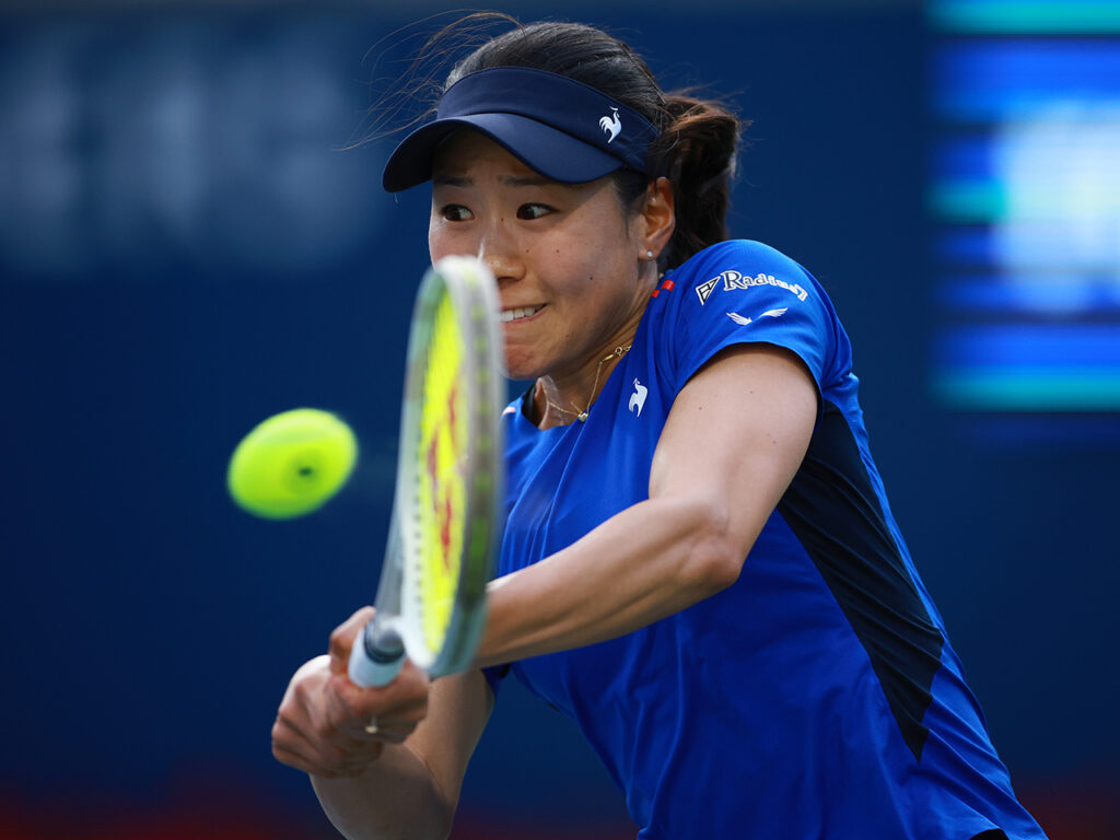 日本人対決の予選決勝で勝った日比野菜緒と岡村恭香が本戦入り [シンガポール・オープン／テニス]（テニスマガジンONLINE） - Yahoo!ニュース