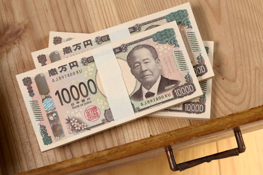【新NISA】「月5万円・15年」の外貨建て資産|円安・円高で受取額はどう変わる?《独自シミュレーション》 ドル円「105円・150円・180円」で792万〜1357万円に推移|分割換金との差額も検証 | LIMO | くらしとお金の経済メディア 【新NISA】「月5万円・15年」の外貨建て資産|円安・円高で受取額はどう変わる?《独自シミュレーション》 ドル円「105円・150円・180円」で792万〜1357万円に推移|分割換金との差額も検証 | LIMO | くらしとお金の経済メディア