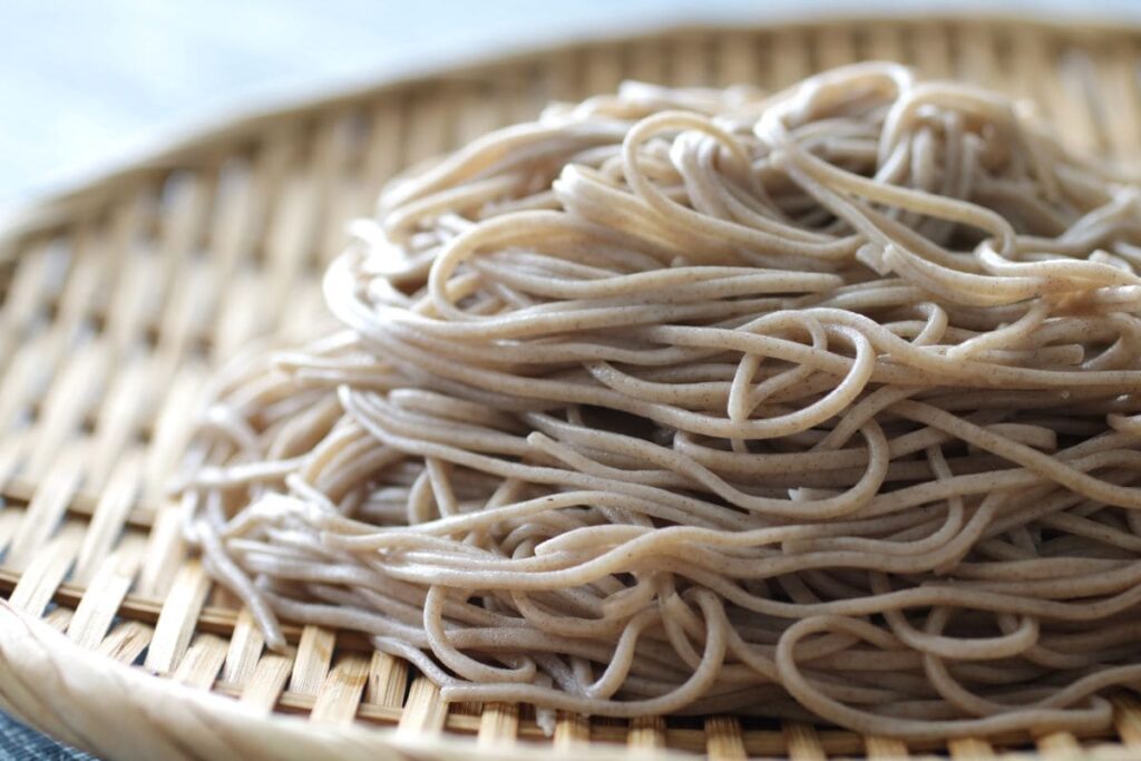 「まずは塩で食ってみなって」と店主。義両親と「蕎麦の名店」で食事会。「フツーに食べたい」嫁に義父が放った「まさか」の言葉【専門家解説】 | FORZA STYLE｜ファッション＆ライフスタイル[フォルツァスタイル]