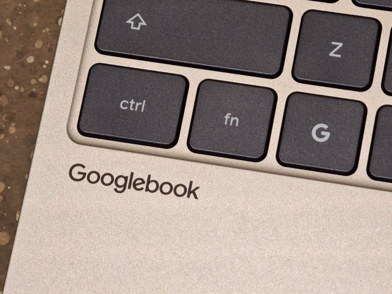 【笠原一輝のユビキタス情報局】タスクバーはほぼWindows、Googlebookの実機を使ってみた - PC Watch