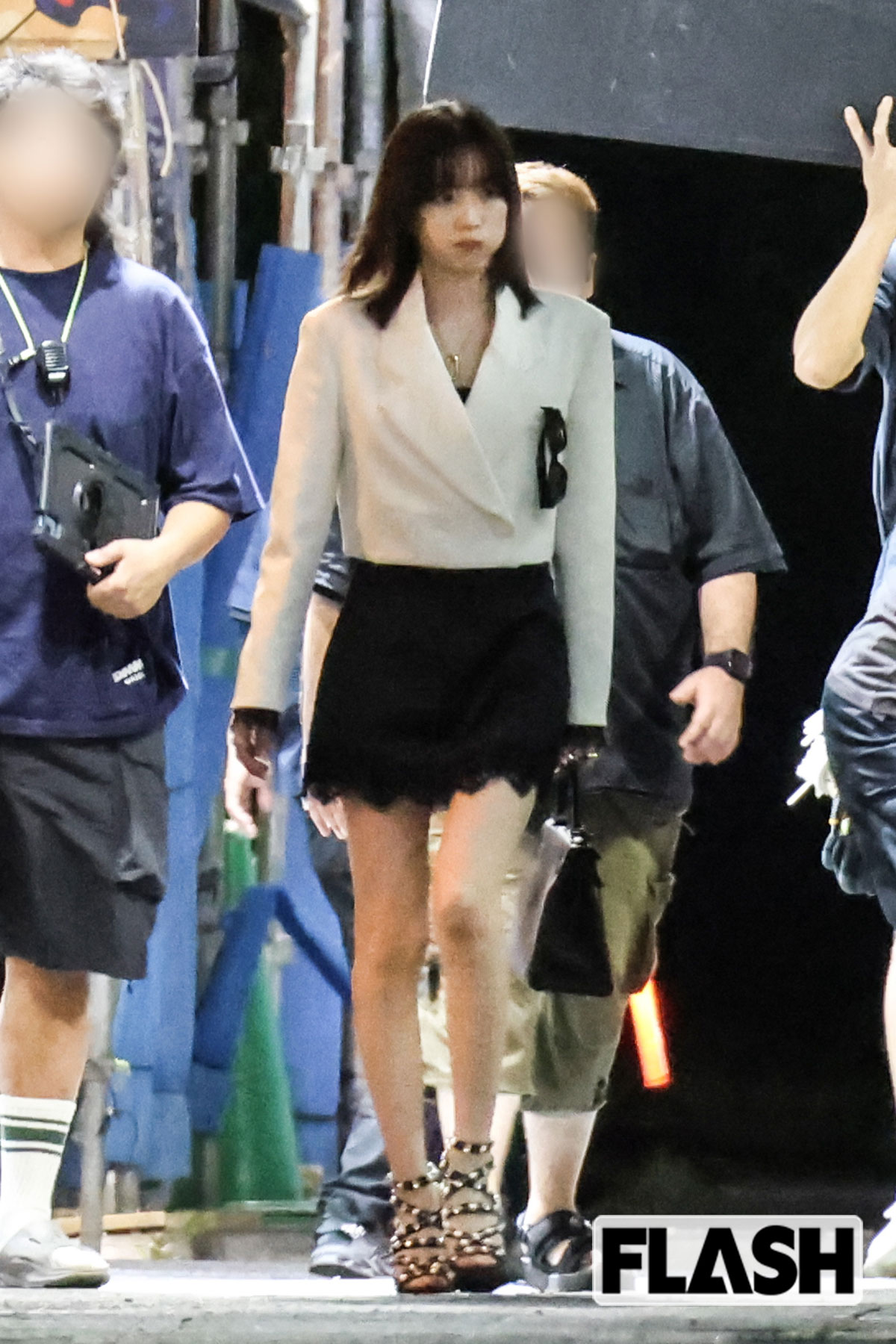 ミニスカ姿の永野芽郁