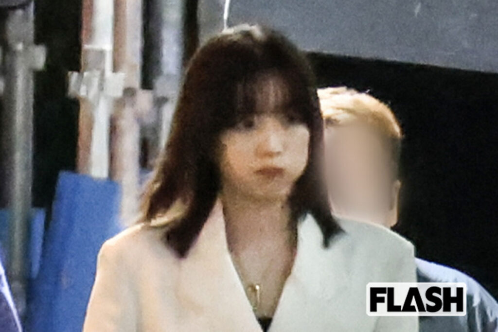 （画像・写真6/6）永野芽郁　かわいすぎる“膝上20cm”超ミニスカで繁華街に降臨…「元ナンバーワンキャバ嬢役」で開く新境地 | Smart FLASH/スマフラ[光文社週刊誌]