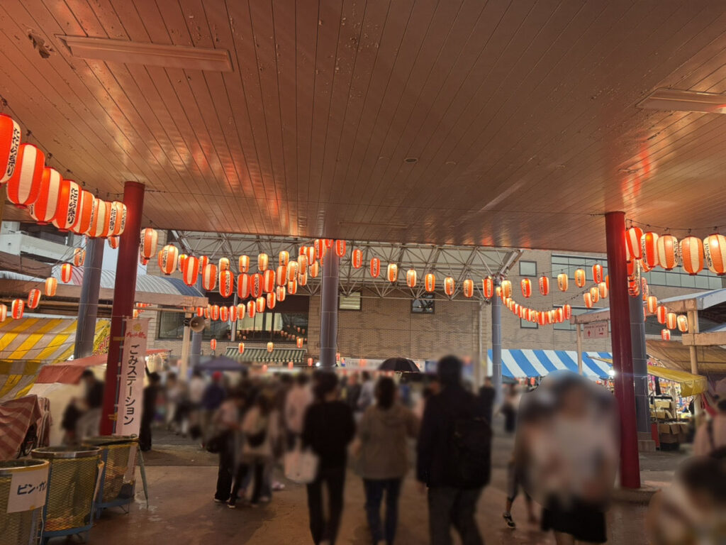 【川口市】たたら祭り1日目、夕方になって人出が増えてきました！17時過ぎの様子。 | 川口マガジン