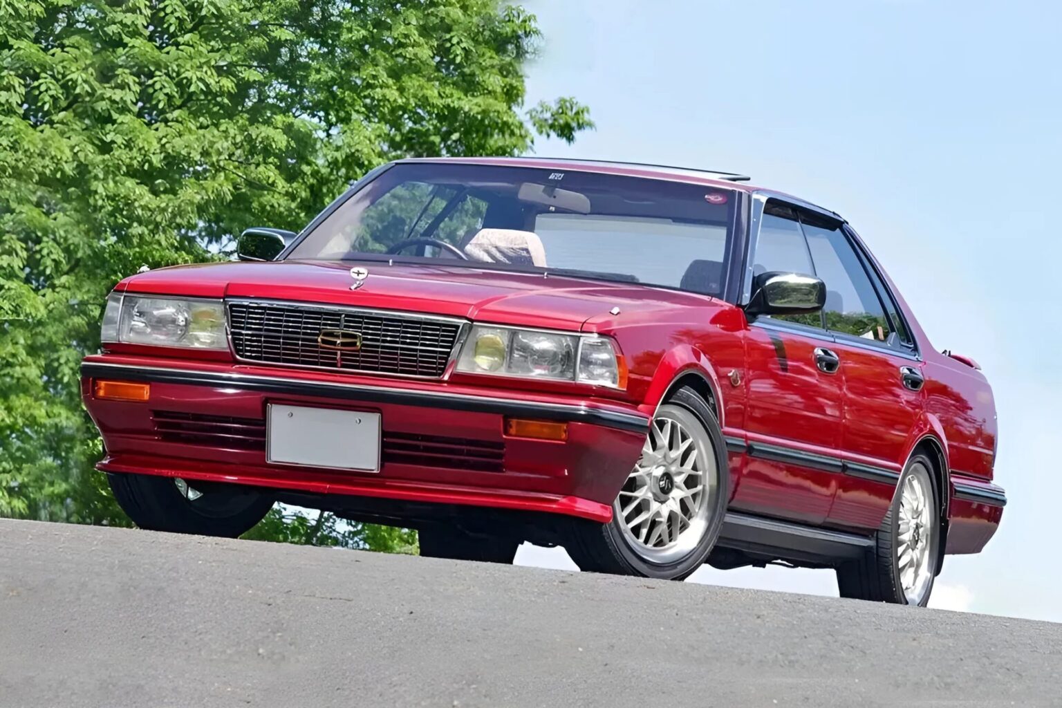 「黄金期の日産は凄すぎた！」Y31グロリアV30ターボ・ブロアムVIPに魅了された男の理由 | Motor Fan｜自動車情報のモーターファン