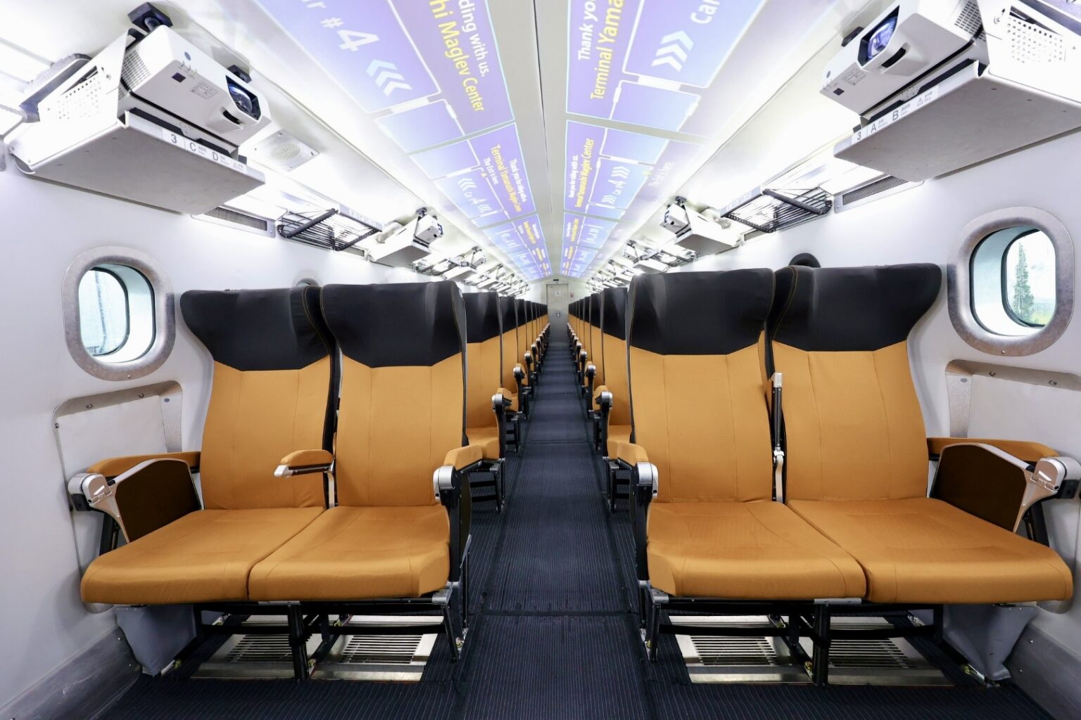 時速500km！超電導リニアL0系新型中間車両「M10」に試乗 | 話題 | 鉄道新聞