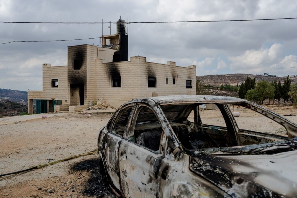 やっと帰宅できた住民をイスラエル人入植者100人が再び襲撃、放火　首相は「一握りの暴徒」と一蹴 - CNN.co.jp