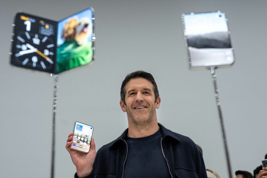 アップル、折りたたみ式iPhone Duoを今年600万台販売へ-調査会社予測 | TBS CROSS DIG with Bloomberg