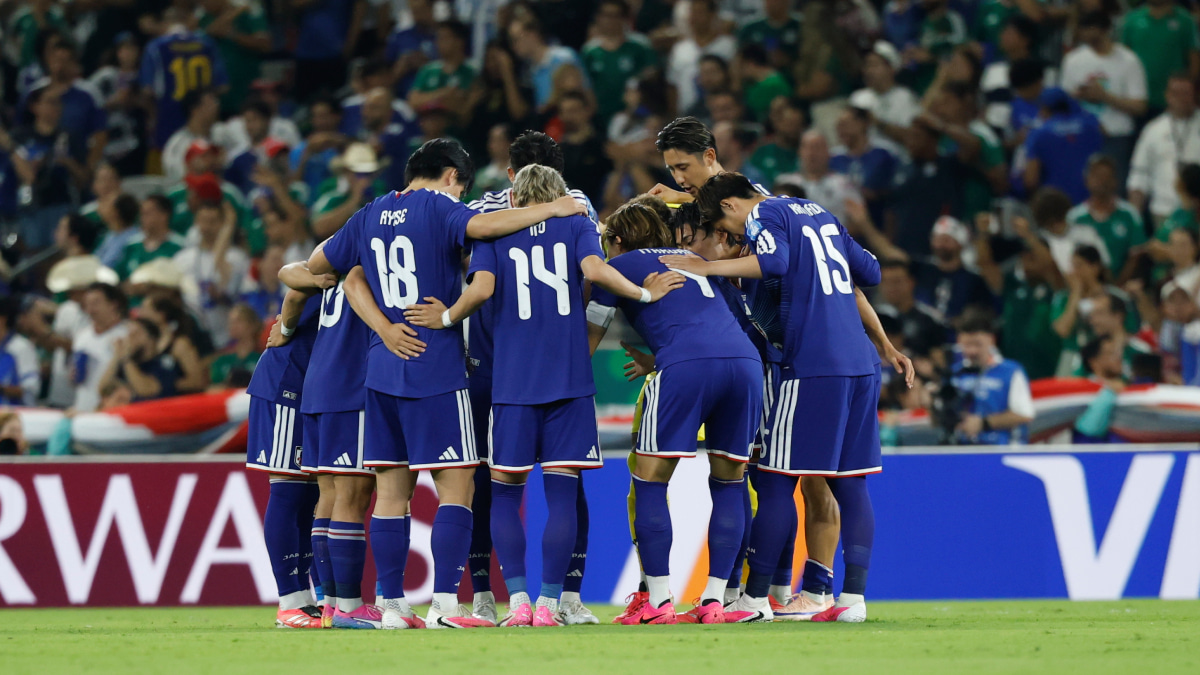 北中米W杯　GS第2節　vsチュニジア　サッカー日本代表　円陣（寄り）