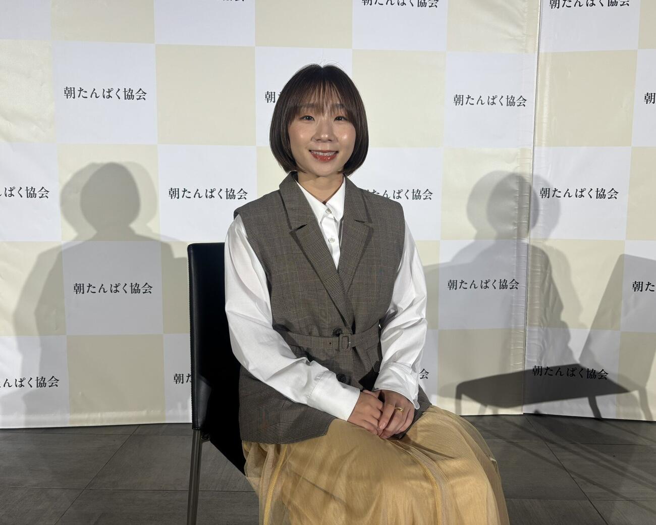 インタビューに応じる高橋成美さん