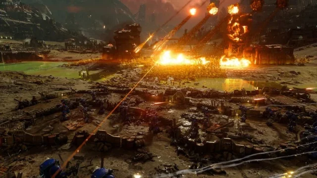 砲火が飛び交う戦場で兵士が交戦するゲームの戦闘シーン