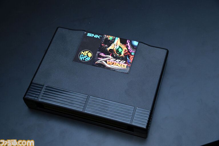 “NEOGEO AES+”で最新のNEOGEOを試遊。HDMI端子に対応し、過去のNEOGEOとの互換性もアリ。『サムスピ零SP』の修正も予定。開発陣の解説をお届け【TGS2026】