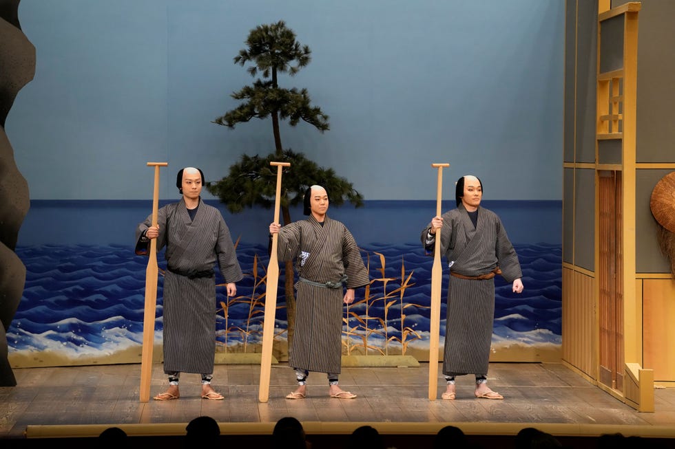 『ひらかな盛衰記』「逆櫓」左より、船頭日吉丸又六＝市川團子、船頭灘吉九郎作＝尾上辰之助、船頭明神丸富蔵＝市川染五郎（令和8年9月歌舞伎座）