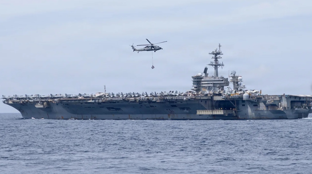 以前のリンカーン/Petty Officer 2nd Class Jordan Steis/US Navy