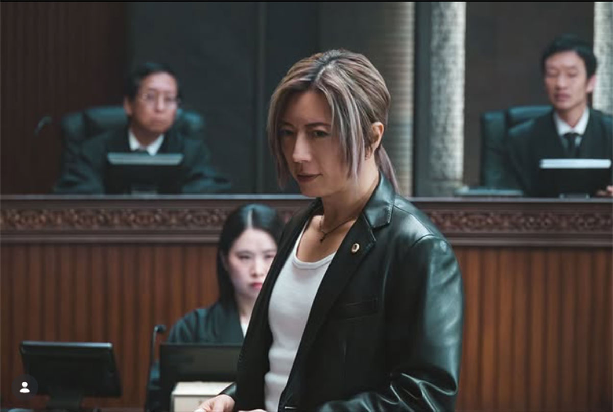 ドラマ『ブラックトリック~裁きを操る弁護人~』(フジテレビ系)で弁護士を演じるGACKTだが、「セリフが聞き取りづらい」との指摘があがっている(画像・『ブラックトリック~裁きを操る弁護人~ 7月期月9【フジテレビ公式】』のInstagram「blacktrick_fuji」より)
