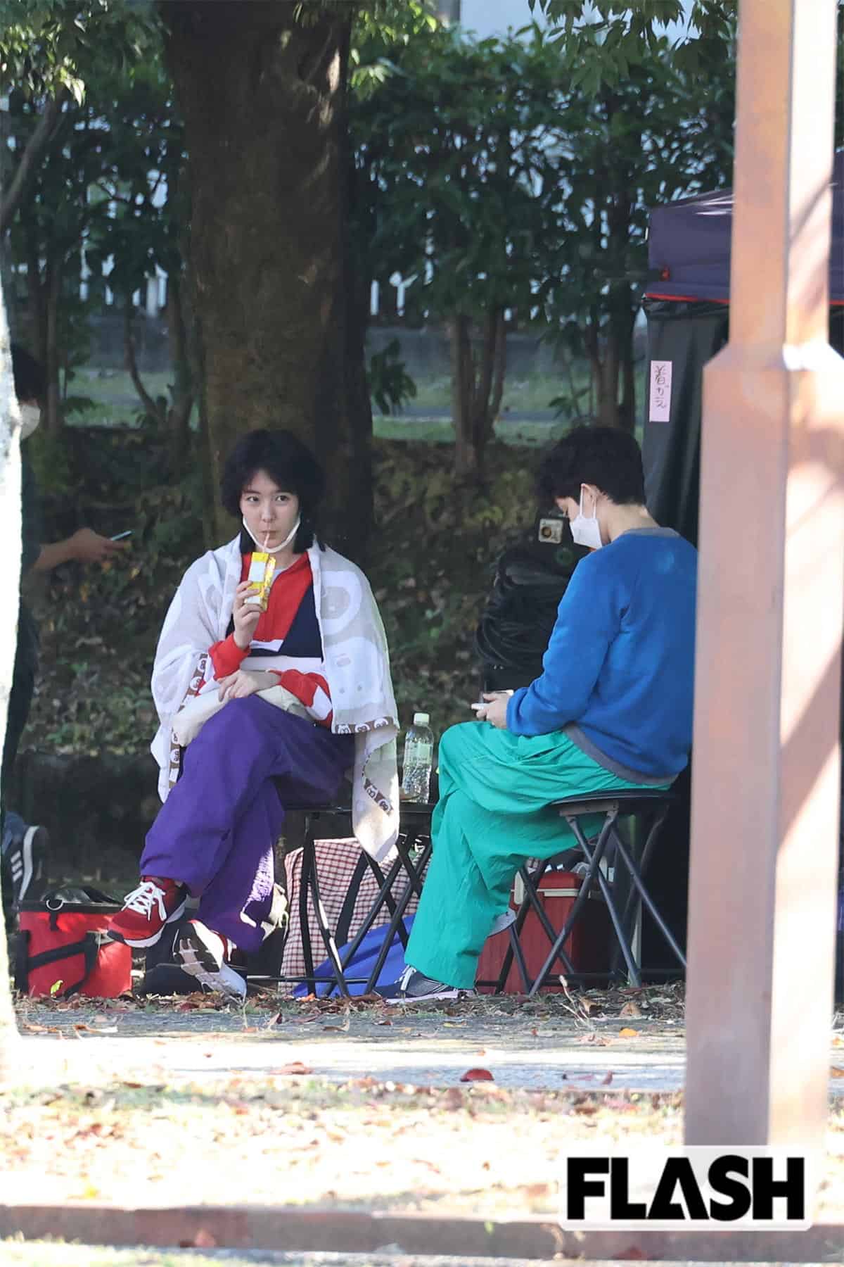 剛力彩芽＆唐田えりかが豪快な“路上ヘッドロック”も…ドクターストップ発生の『極悪女王』であわや転倒ハプニング