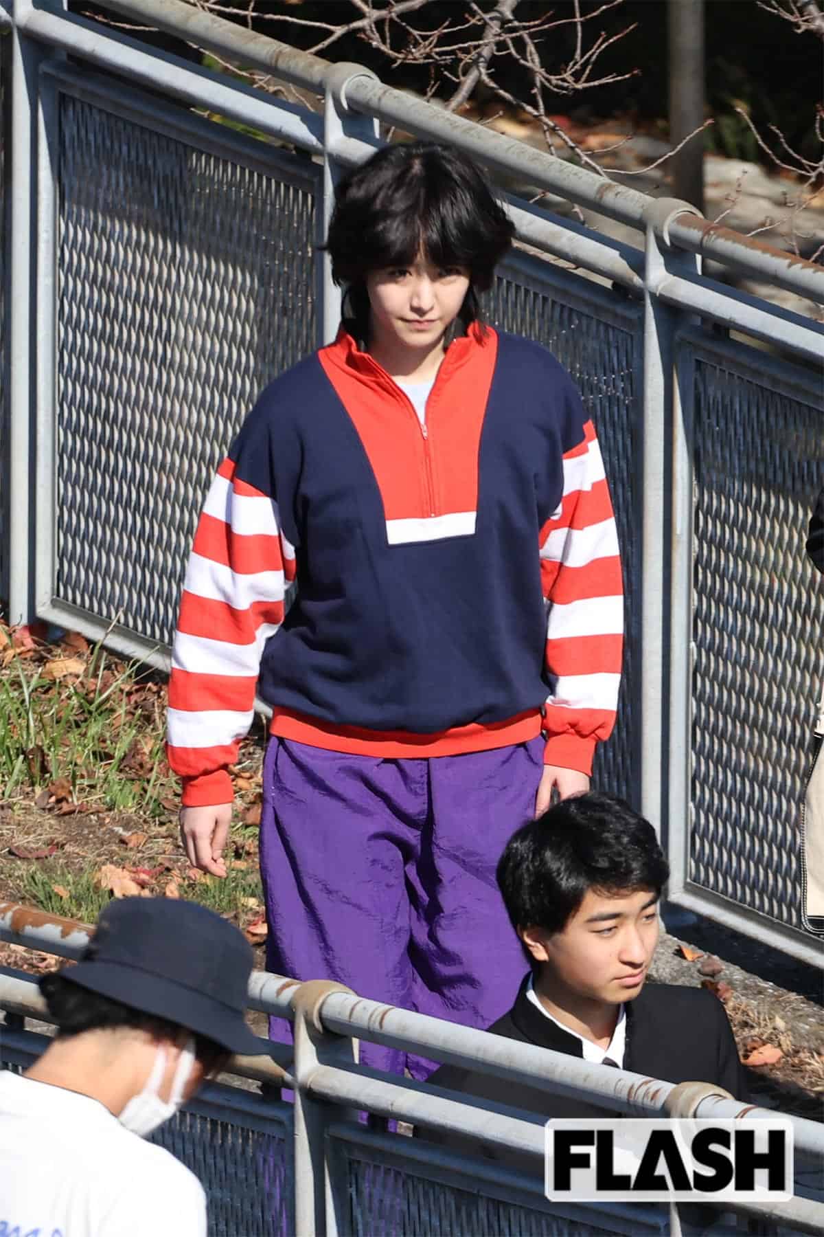 剛力彩芽＆唐田えりかが豪快な“路上ヘッドロック”も…ドクターストップ発生の『極悪女王』であわや転倒ハプニング