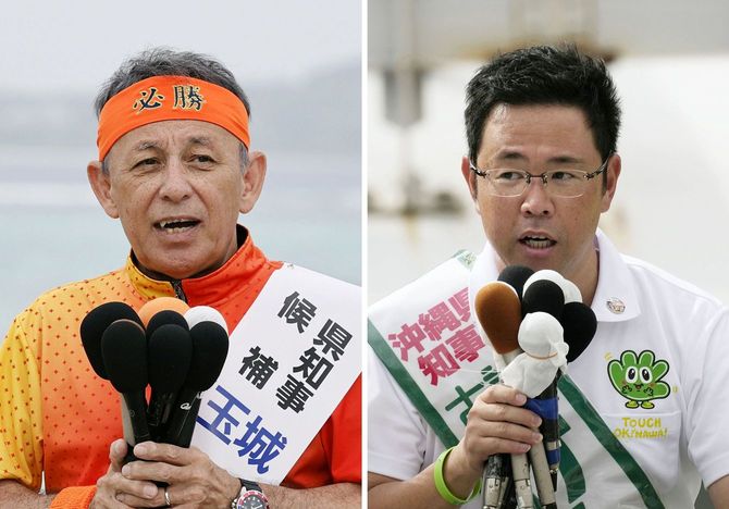 沖縄県知事選が告示され支持を訴える（右から届け出順に）古謝玄太氏、玉城デニー氏＝2026年8月27日午前、沖縄県内