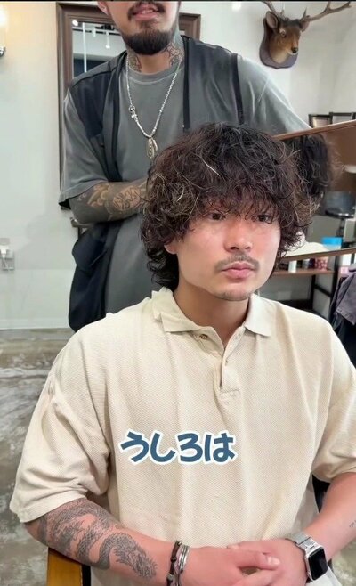 カットとシャドウパーマで仕上げた、色気漂うアフターの“長めウルフ”