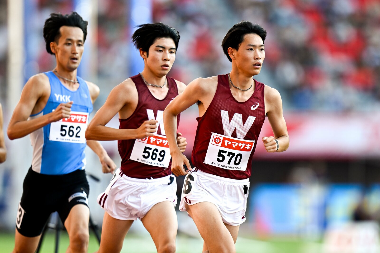 日本選手権5000mで学生最高位の4位に入った鈴木（右）と7位の増子　photograph by Asami Enomoto