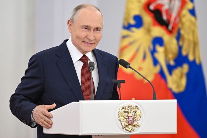 2026年7月27日、ロシア・モスクワにあるクレムリンで、ウラジーミル・プーチン大統領が、第8期国家ドゥーマ（国下院）議員らとの会合で演説を行った。