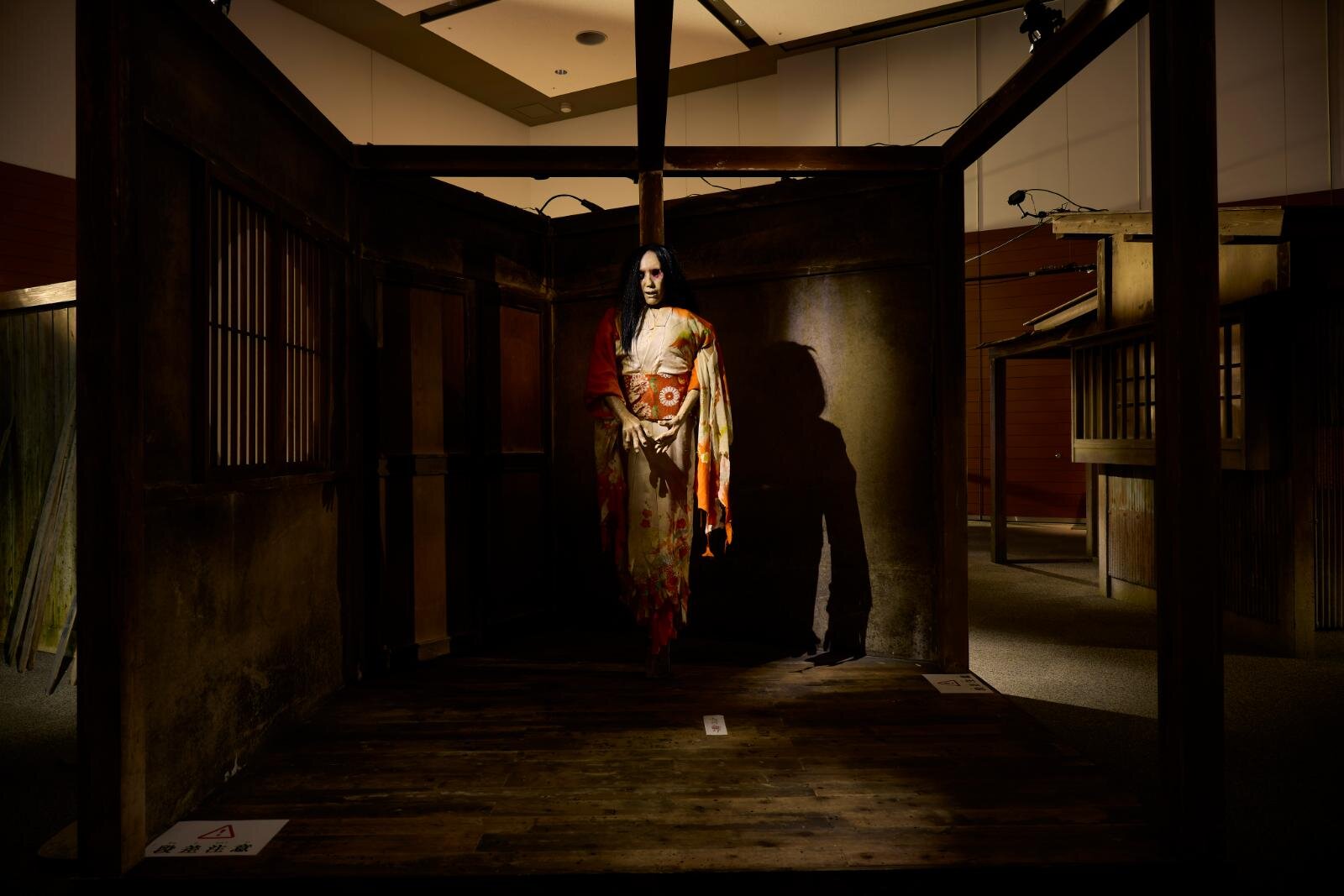 「Re:ホラーにふれる展 -映画美術の世界-」東京ドームシティで、怖いを“見る・撮る・触る”体験型展示｜写真2