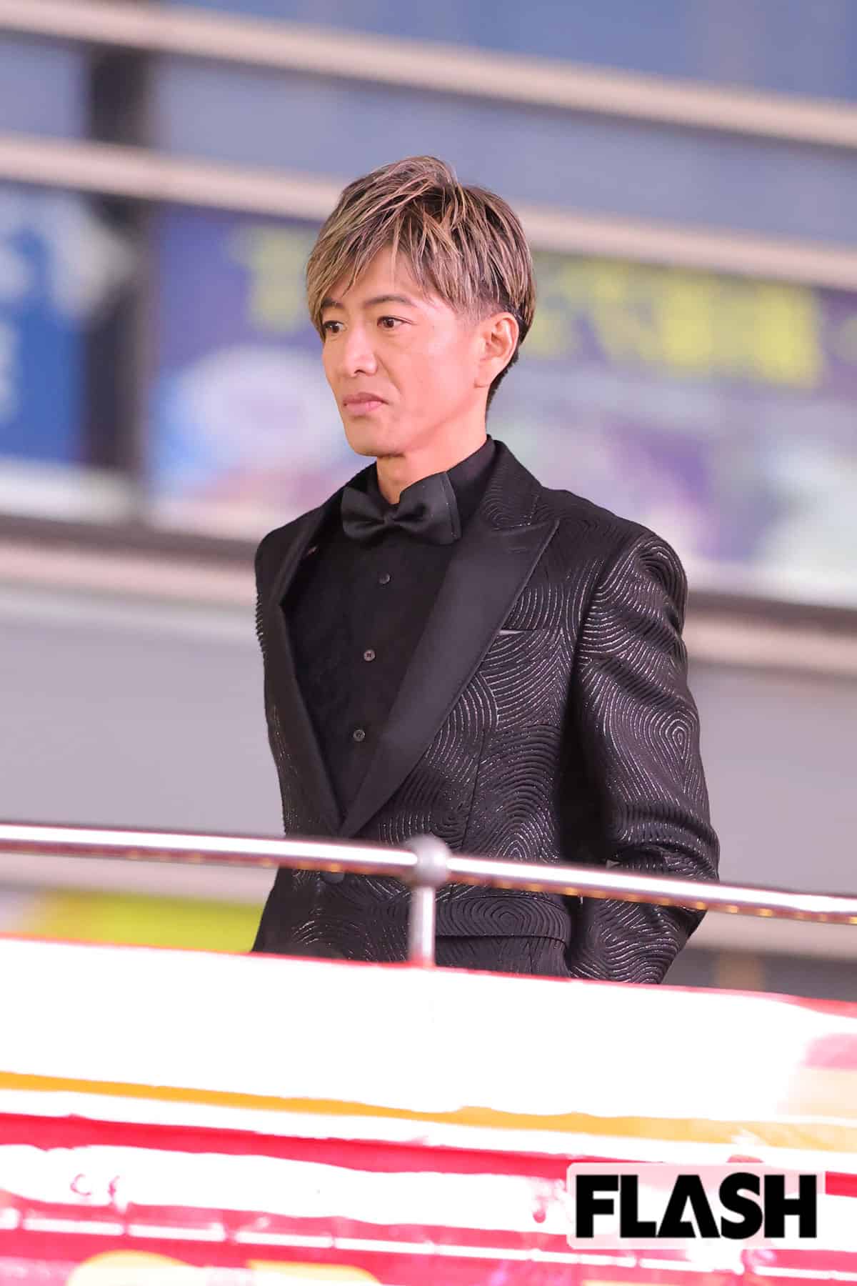 バスの2階に姿を見せた木村拓哉（2024年12月）
