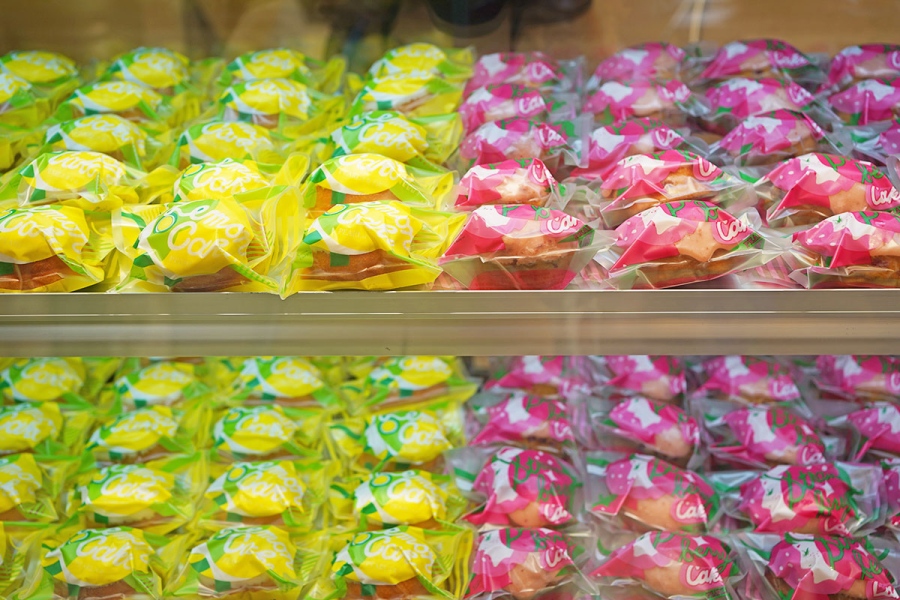 「あべのハルカス近鉄本店」ウイング館地下2階〈パール洋菓子店〉の「できたてレモンケーキ」（1個・429円）（9月23日撮影／Lmaga.jp）
