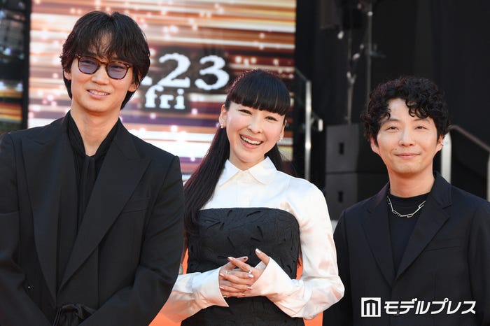 綾野剛、麻生久美子、星野源（C）モデルプレス