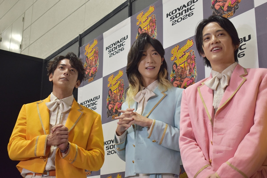『コヤブソニック2026』の囲み取材に登場し、コヤソニ出演の喜びを話すモナキ（9月23日）