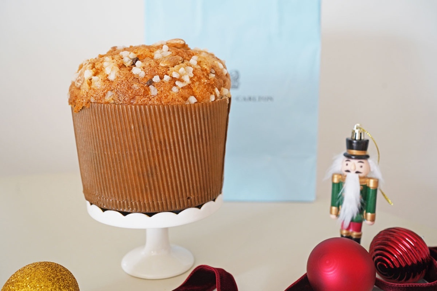 クリスマスまで少しずつ食べる、イタリア発祥の伝統菓子「パネトーネ ディ ナターレ」（9月20日撮影／Lmaga.jp）