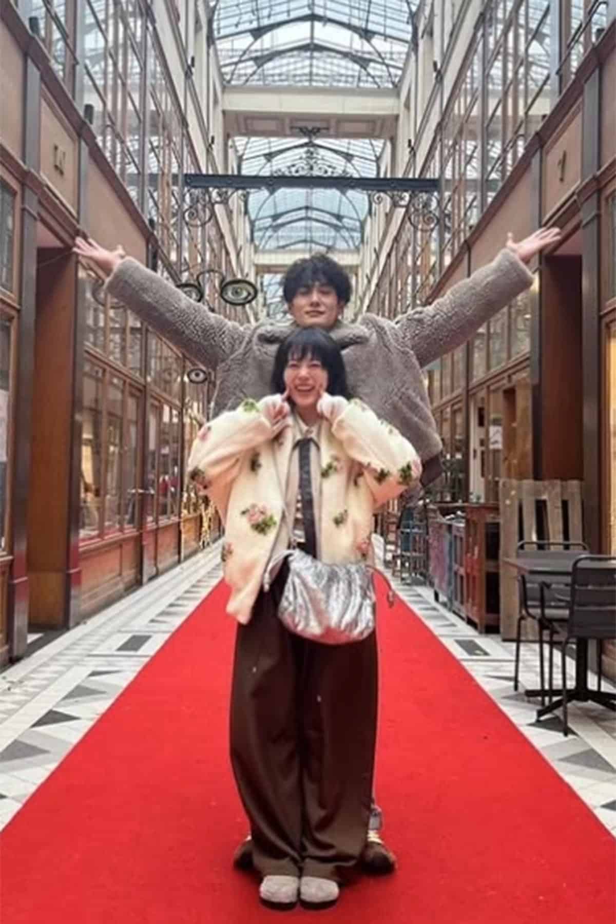 坂口健太郎の元カノ・高畑充希は、2024年に岡田将生と結婚。以来、ラブラブな様子をたびたび投稿している。写真は岡田将生のInstagramより
