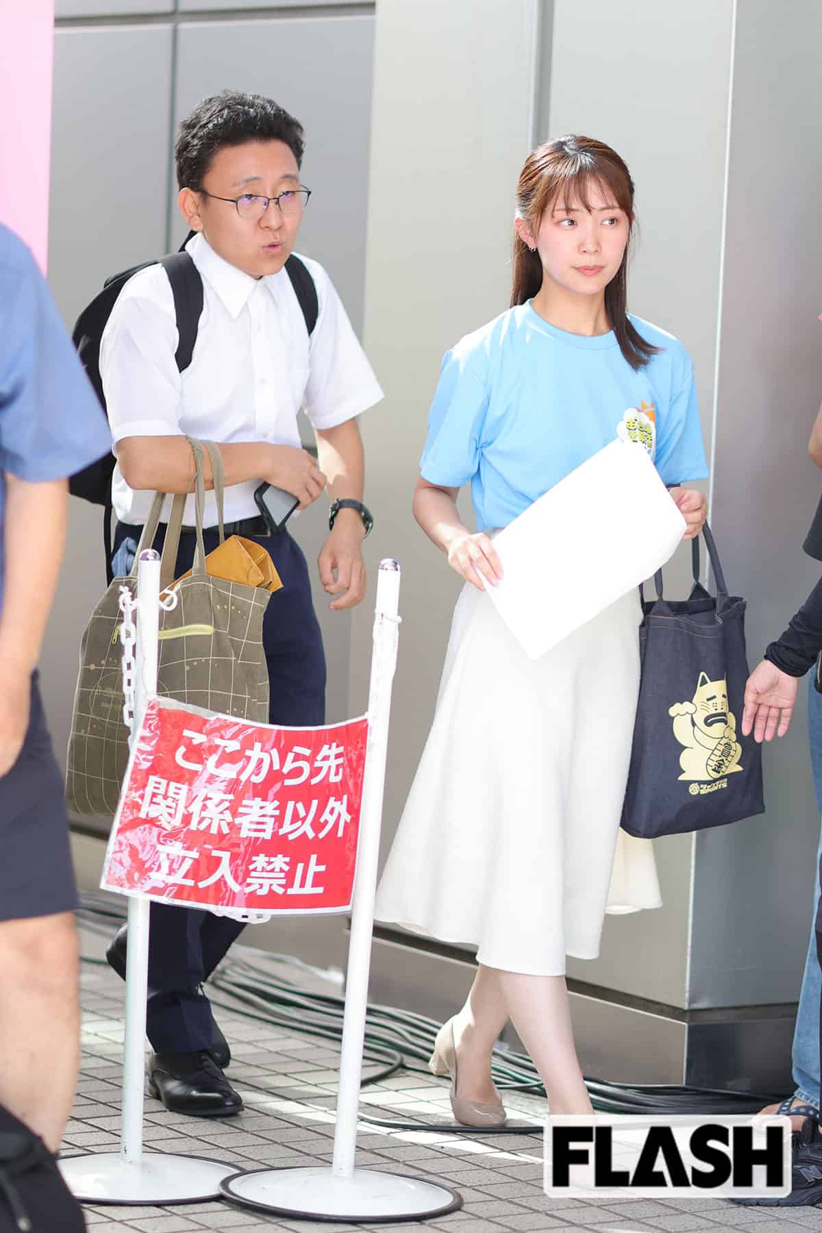 上垣皓太朗アナ（左）と同じく新人の高崎春アナ（右）