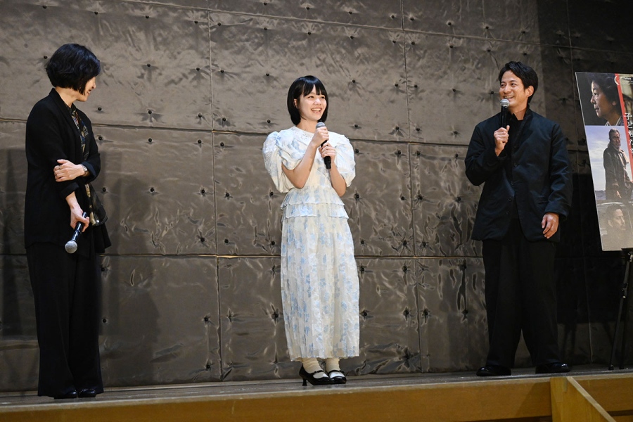 映画『わたしの知らない子どもたち』のイベントにて、西川美和監督、小八重葵美、岡田准一（9月28日・大阪府豊中市）